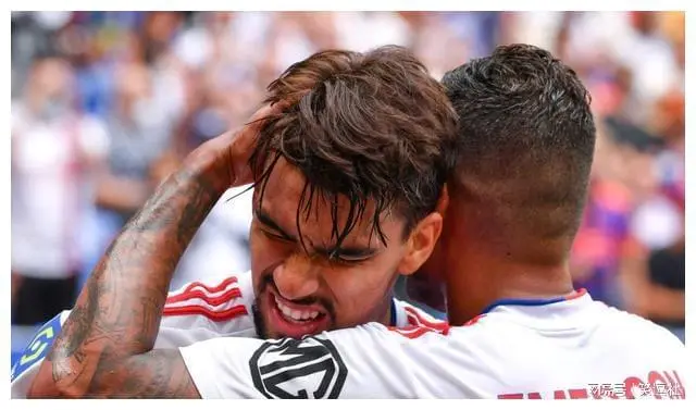 赛后里昂更衣室发声：英超节点到来；气氛紧张；轮换策略成焦点的简单介绍-开云体育官方入口